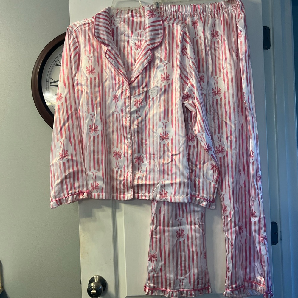 NWT Tahari  2 piece pj set size XL pink and white